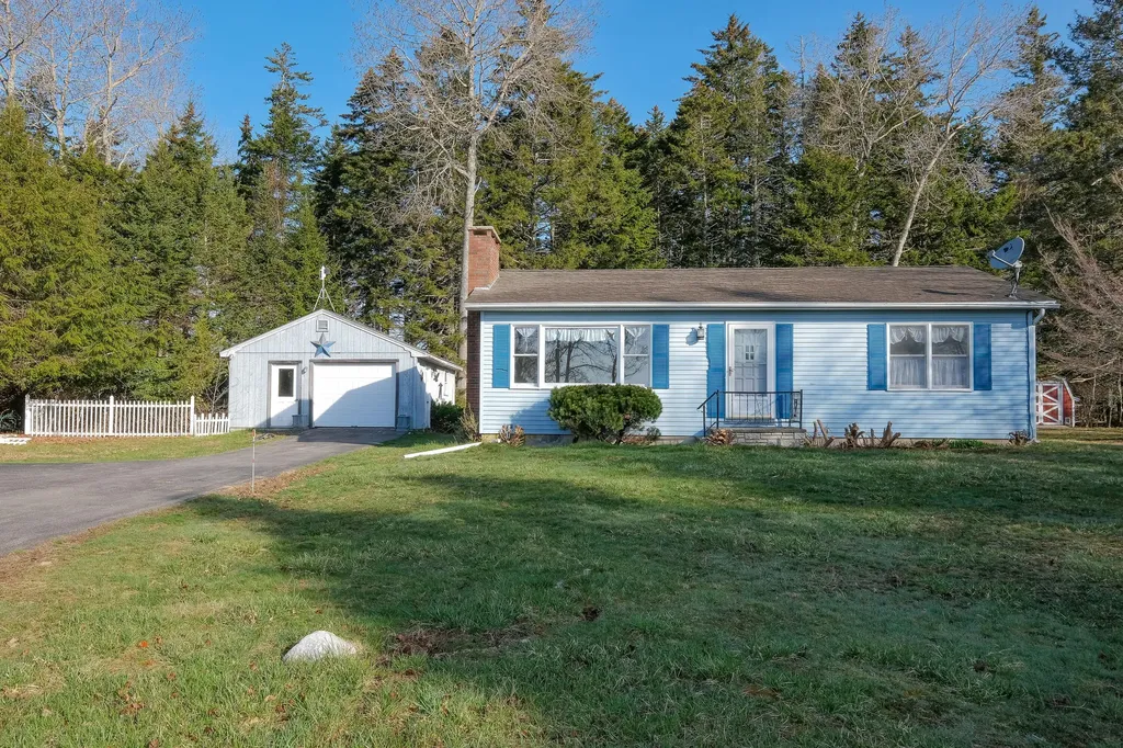 62 Quaco Road Deer Isle ME 04627