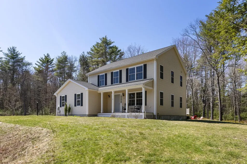 18 Egret Cove Saco ME 04072