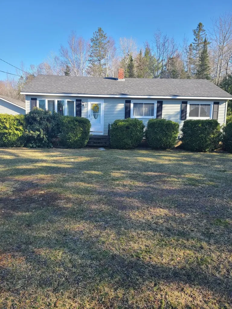 633 Kennebec Road Hampden ME 04444