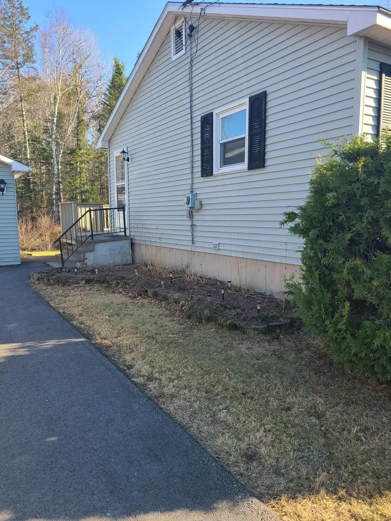 633 Kennebec Road Hampden ME 04444