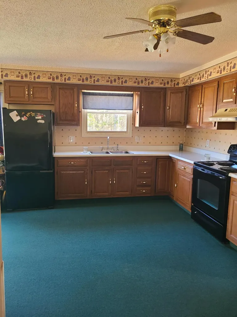 633 Kennebec Road Hampden ME 04444