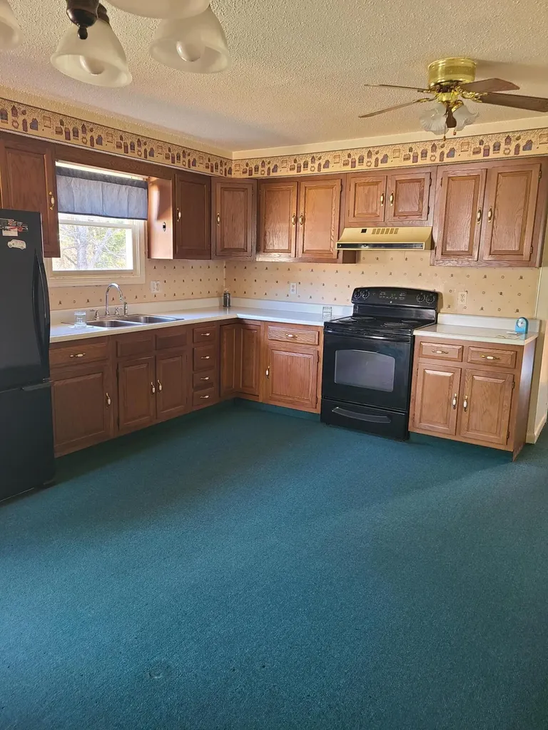 633 Kennebec Road Hampden ME 04444