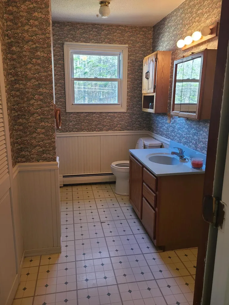 633 Kennebec Road Hampden ME 04444