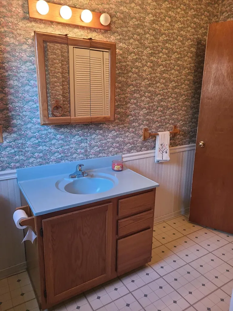 633 Kennebec Road Hampden ME 04444