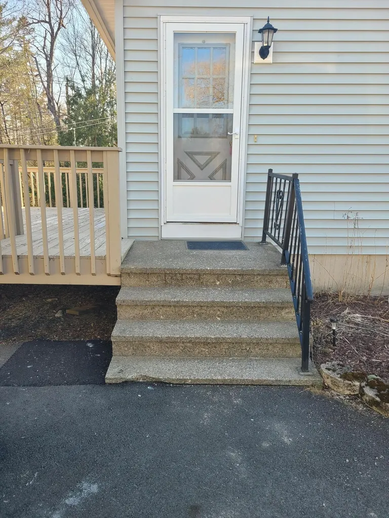 633 Kennebec Road Hampden ME 04444