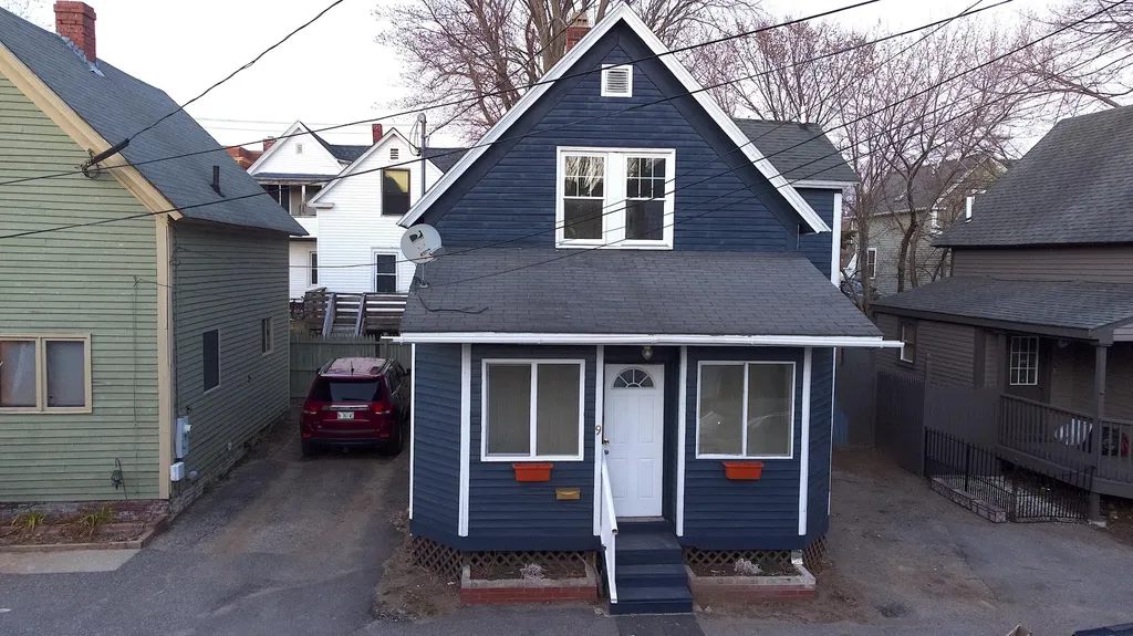 9 Spruce Court Sanford ME 04073