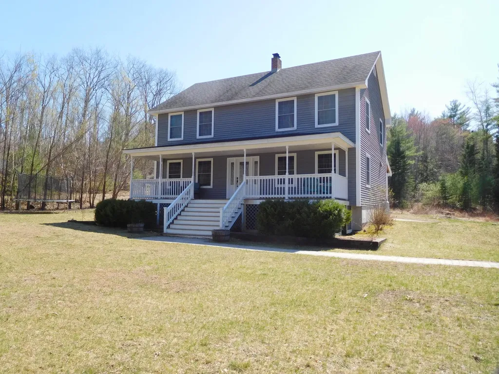 9 Farley Lane Oxford ME 04270