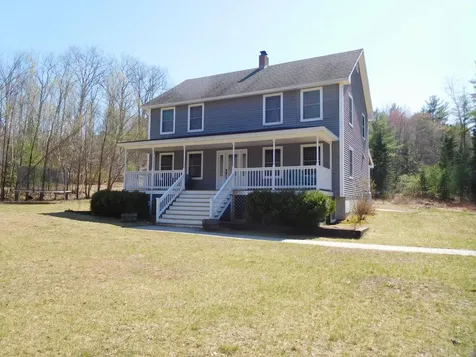 9 Farley Lane Oxford ME 04270