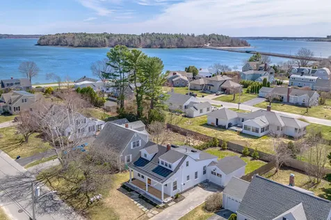 23 Phillips Road Falmouth ME 04105
