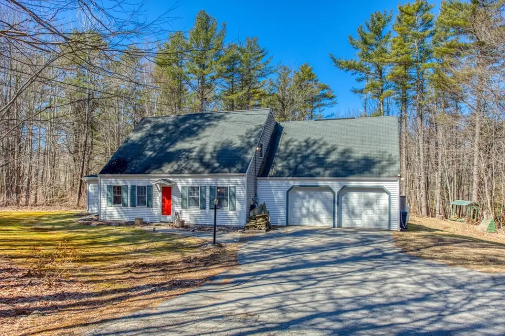 251 Cross Point Road Edgecomb ME 04556