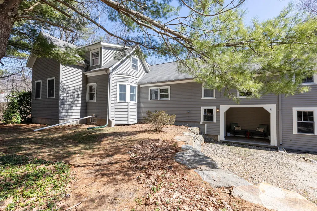 41 Longwoods Road Falmouth ME 04105