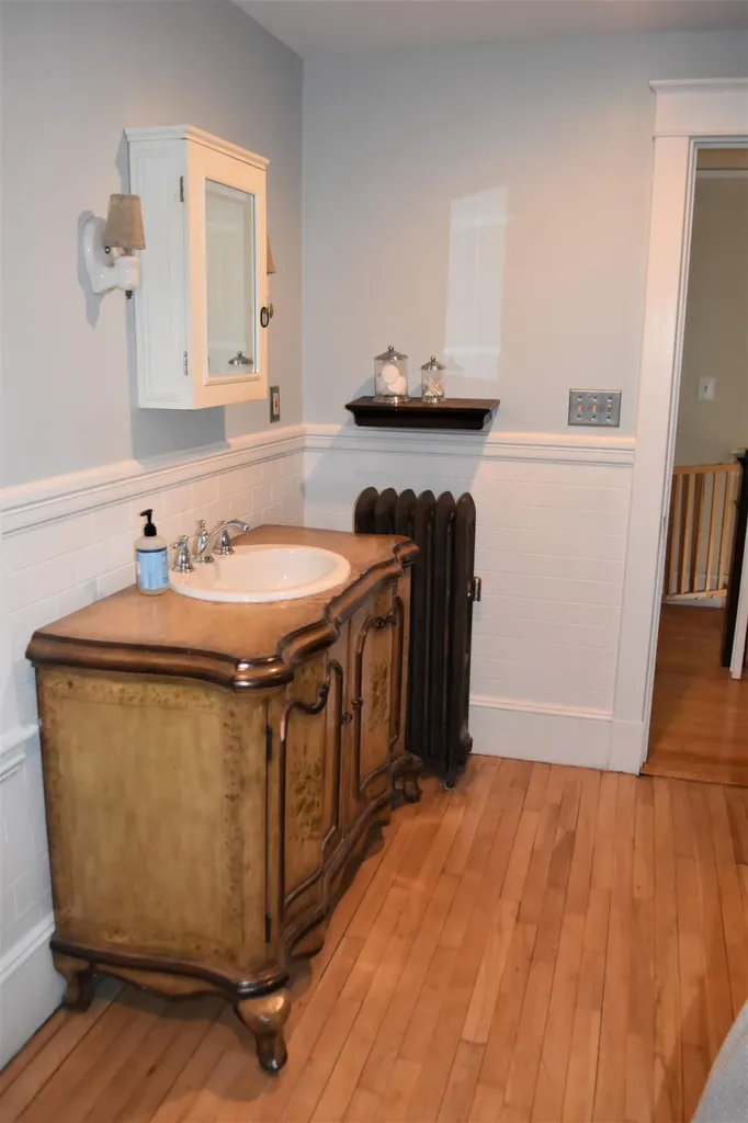 75 Adelbert Street South Portland ME 04106