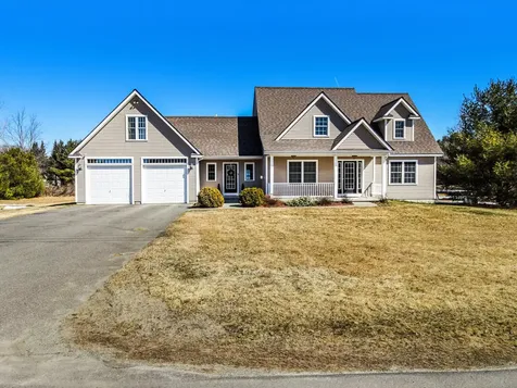77 Robin Court Skowhegan ME 04976