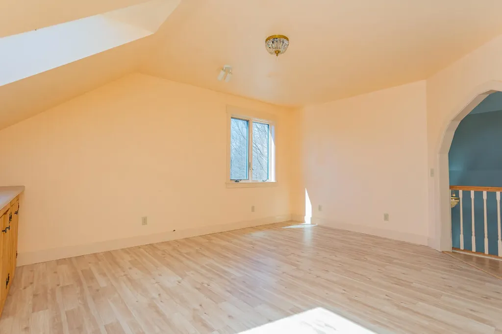 8 Hodgkins Hill Road Temple ME 04984