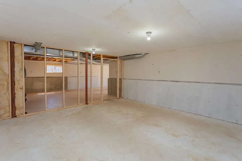 8 Hodgkins Hill Road Temple ME 04984
