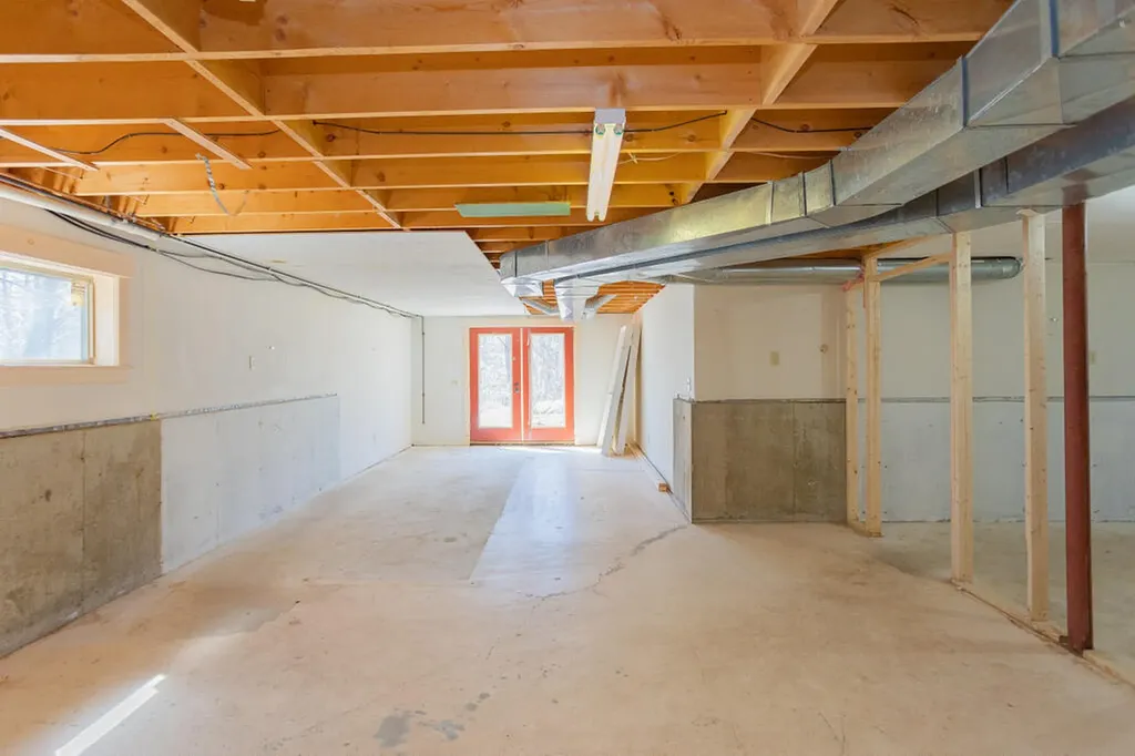 8 Hodgkins Hill Road Temple ME 04984