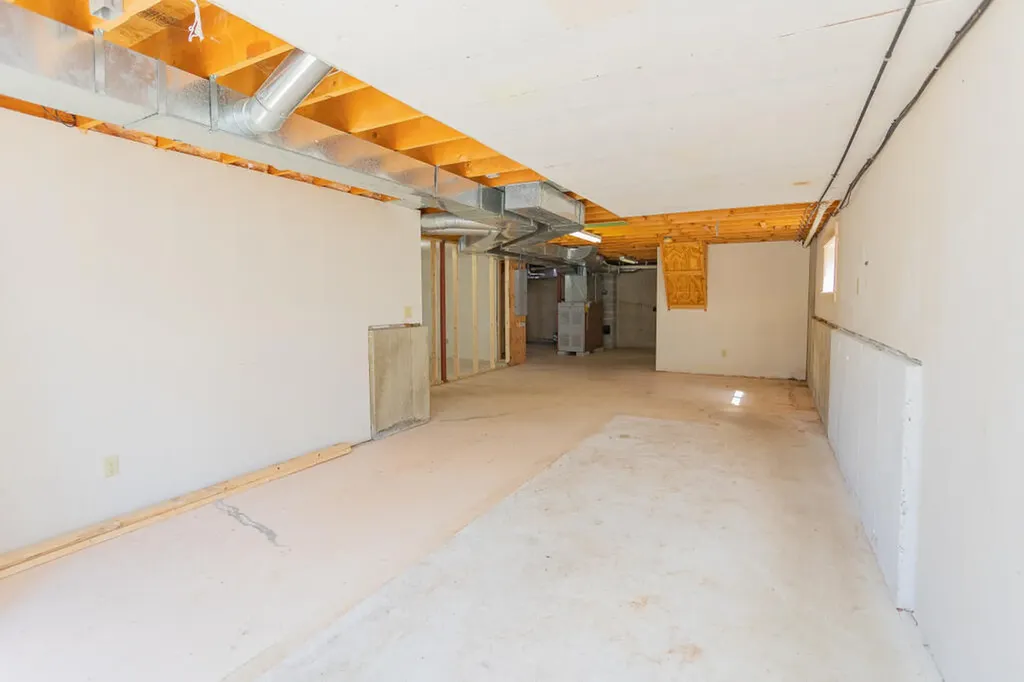 8 Hodgkins Hill Road Temple ME 04984