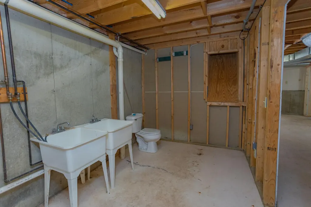 8 Hodgkins Hill Road Temple ME 04984