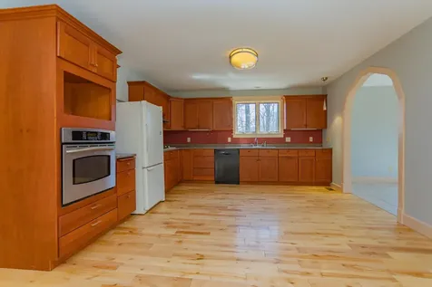 8 Hodgkins Hill Road Temple ME 04984