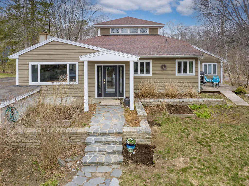 1183 Shore Road Cape Elizabeth ME 04107