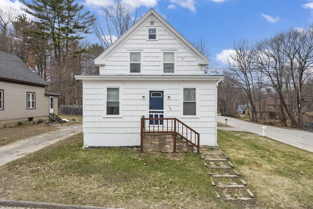 137 Field Avenue Auburn ME 04210