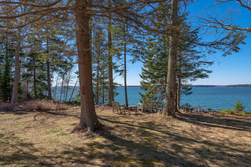 74 Woods Way Harpswell ME 04079
