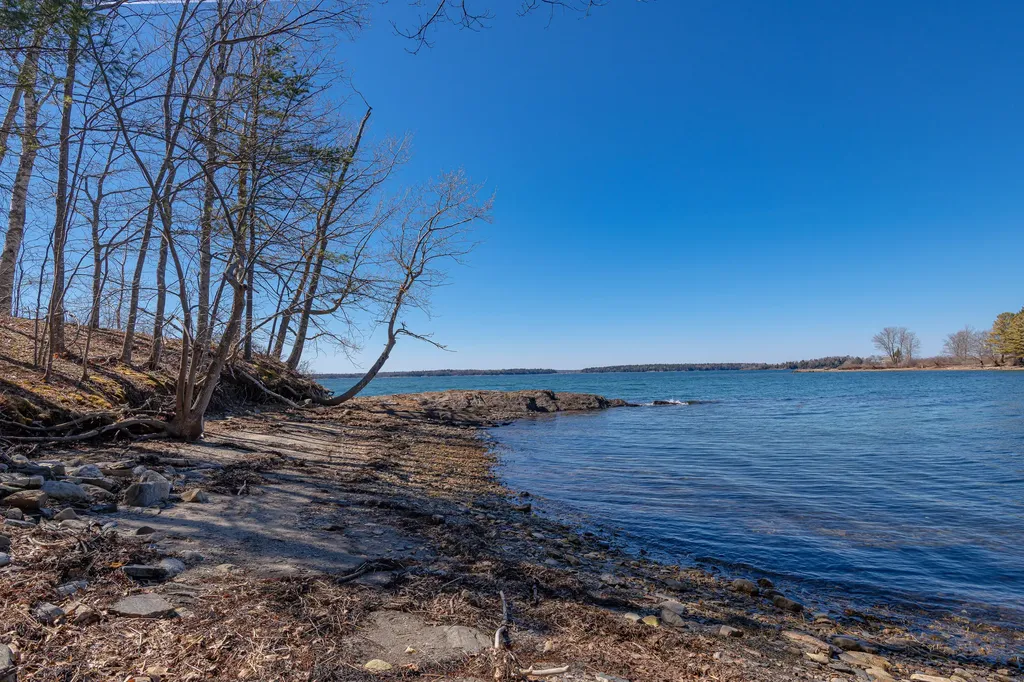 74 Woods Way Harpswell ME 04079