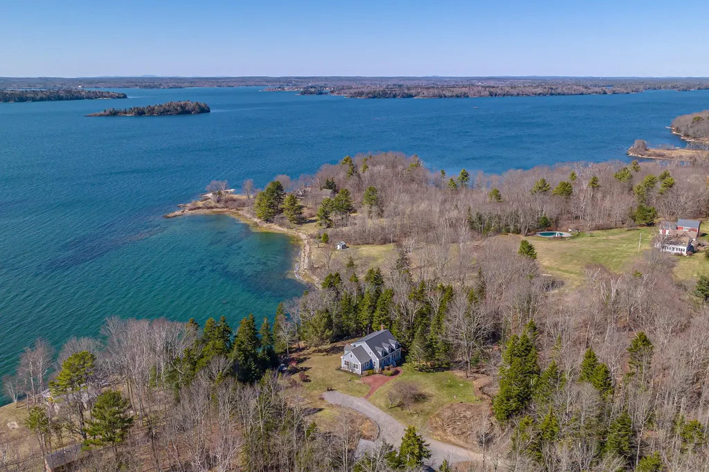 74 Woods Way Harpswell ME 04079