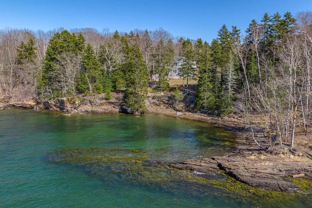 74 Woods Way Harpswell ME 04079