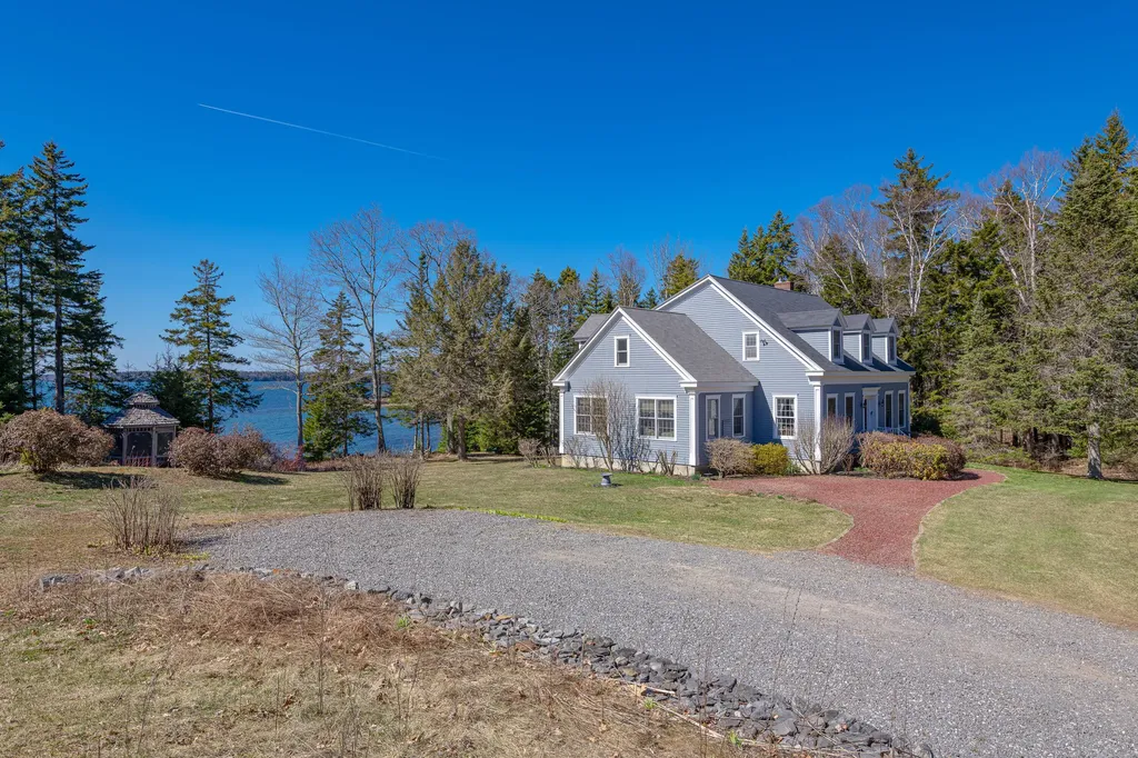 74 Woods Way Harpswell ME 04079