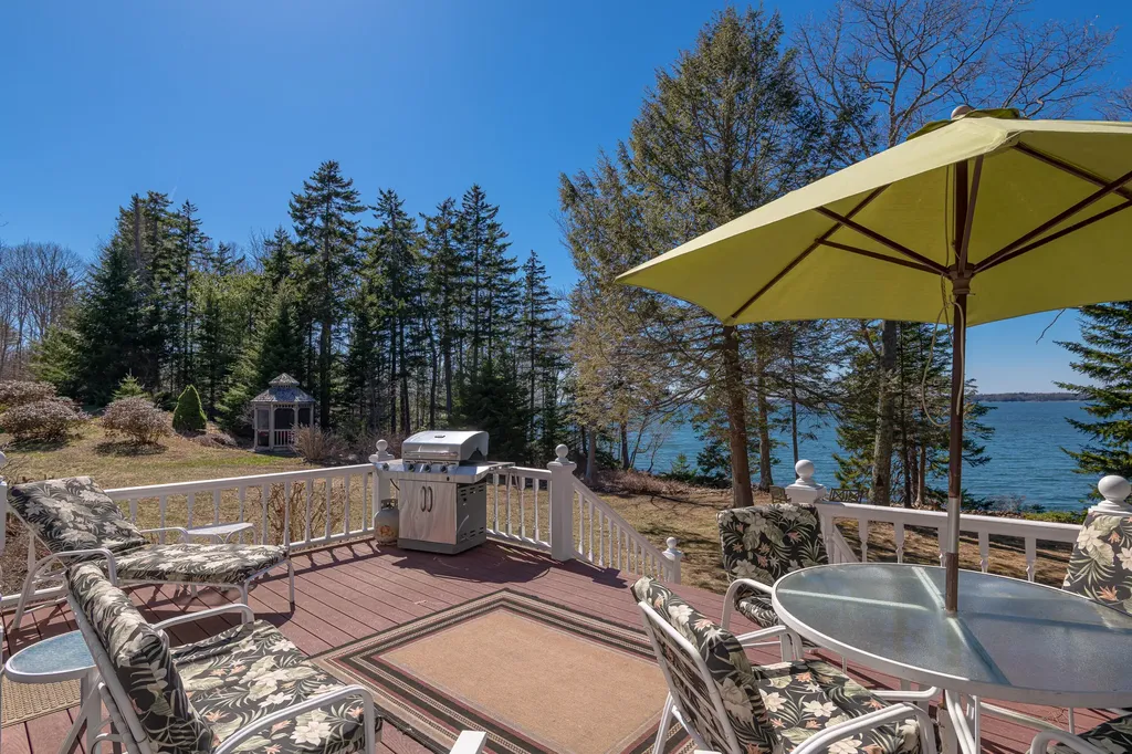 74 Woods Way Harpswell ME 04079