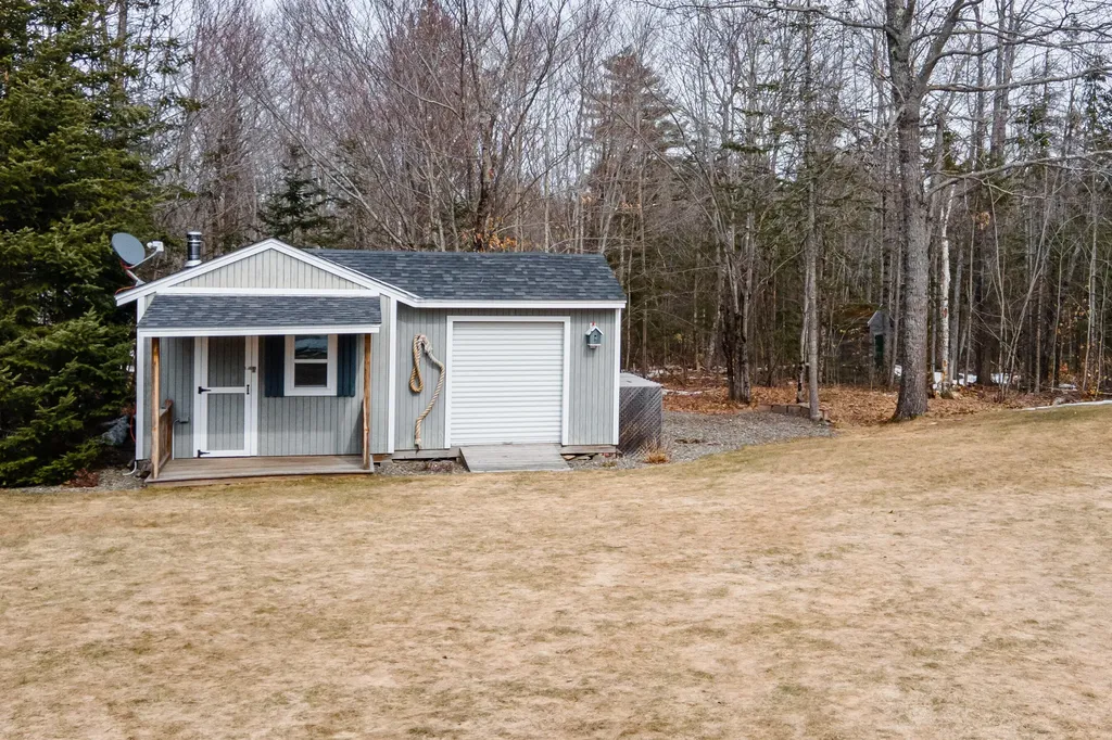 109 Treadwell Acres Hermon ME 04401