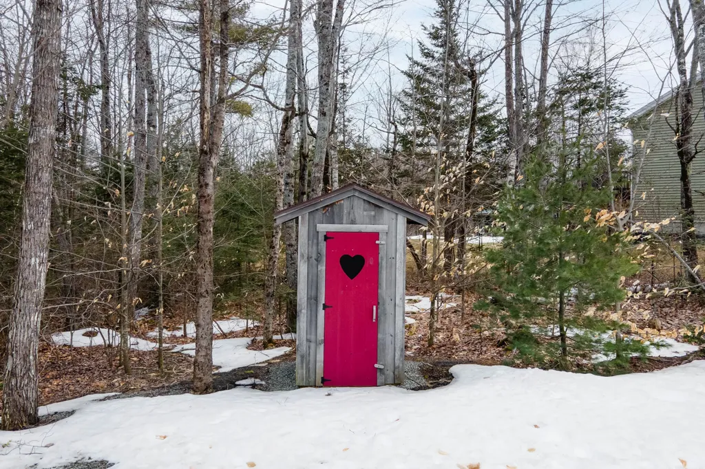 109 Treadwell Acres Hermon ME 04401