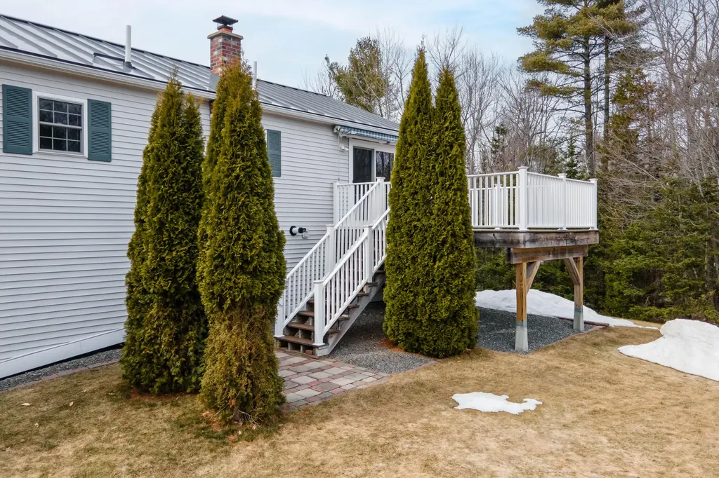109 Treadwell Acres Hermon ME 04401