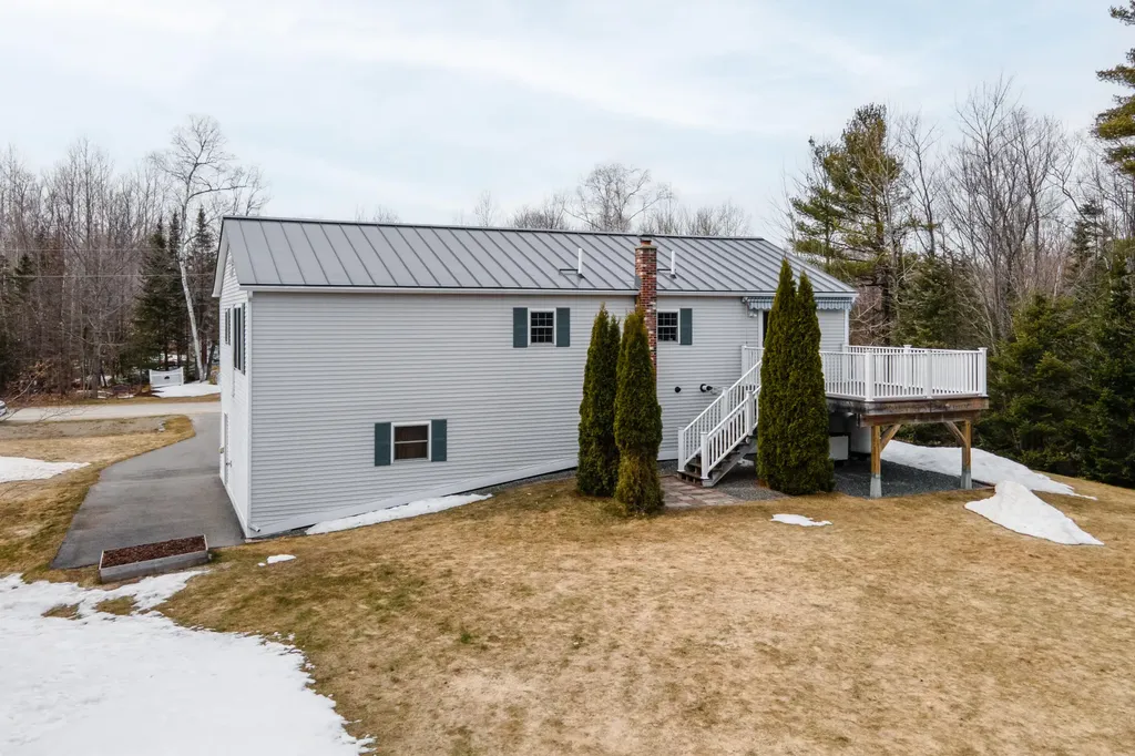 109 Treadwell Acres Hermon ME 04401