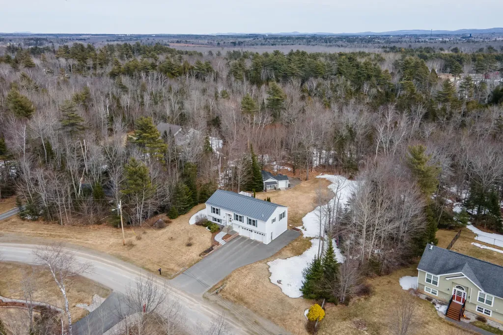 109 Treadwell Acres Hermon ME 04401