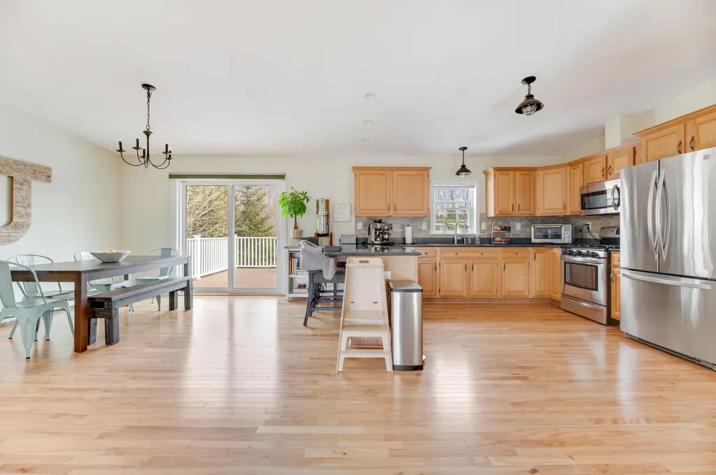 109 Treadwell Acres Hermon ME 04401