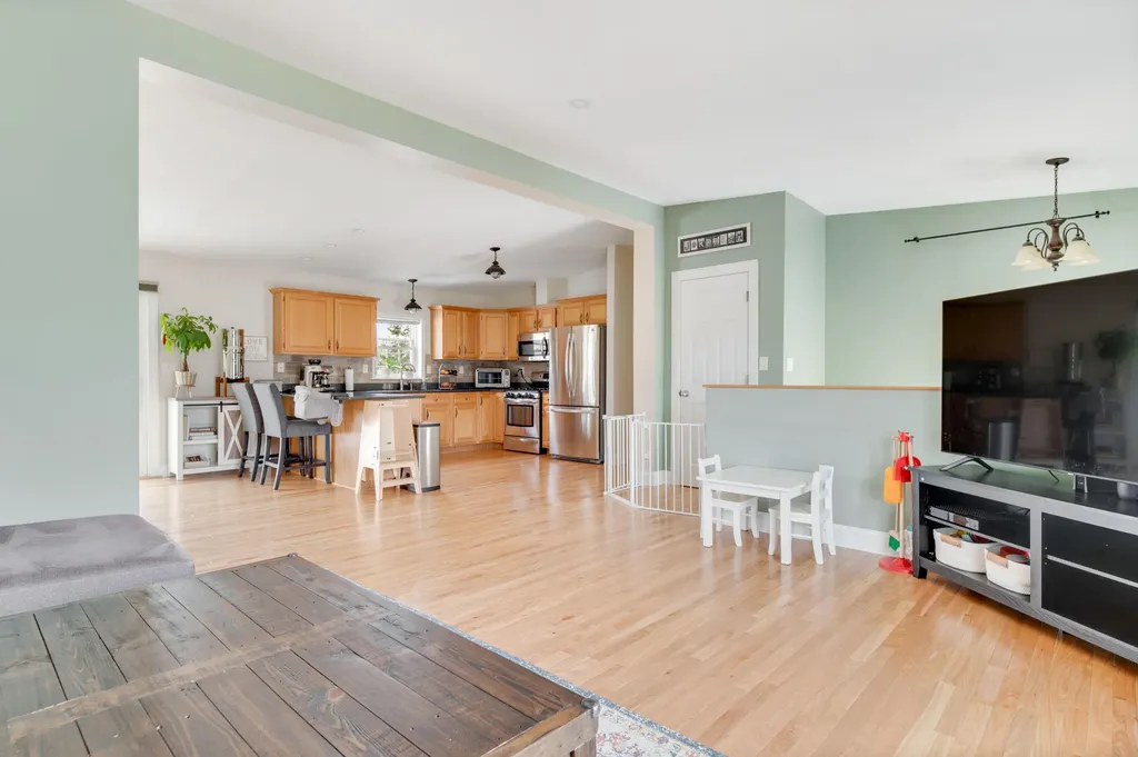 109 Treadwell Acres Hermon ME 04401
