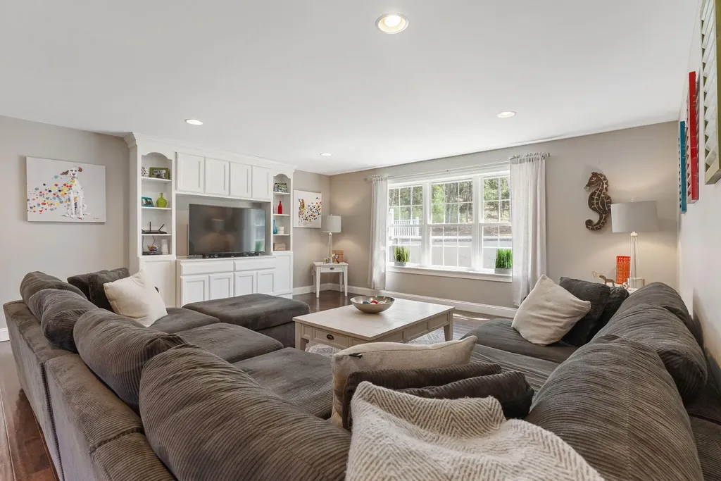 45 Parkside Drive Biddeford ME 04005