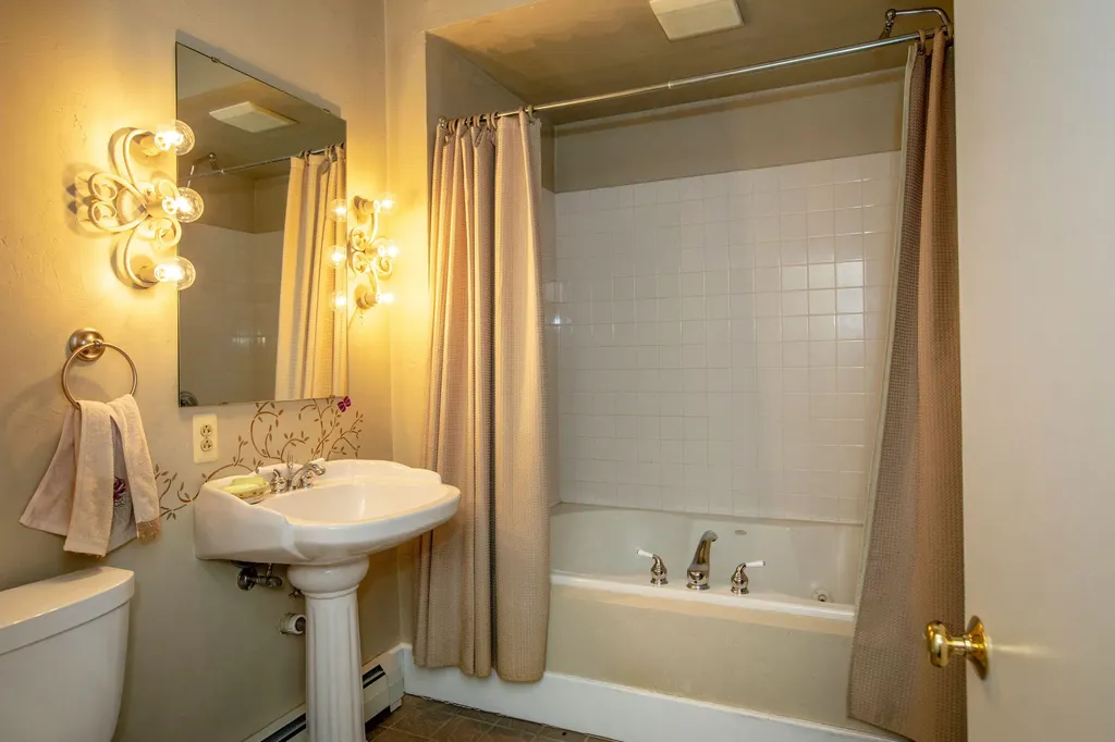 41 Hatch Road Auburn ME 04210