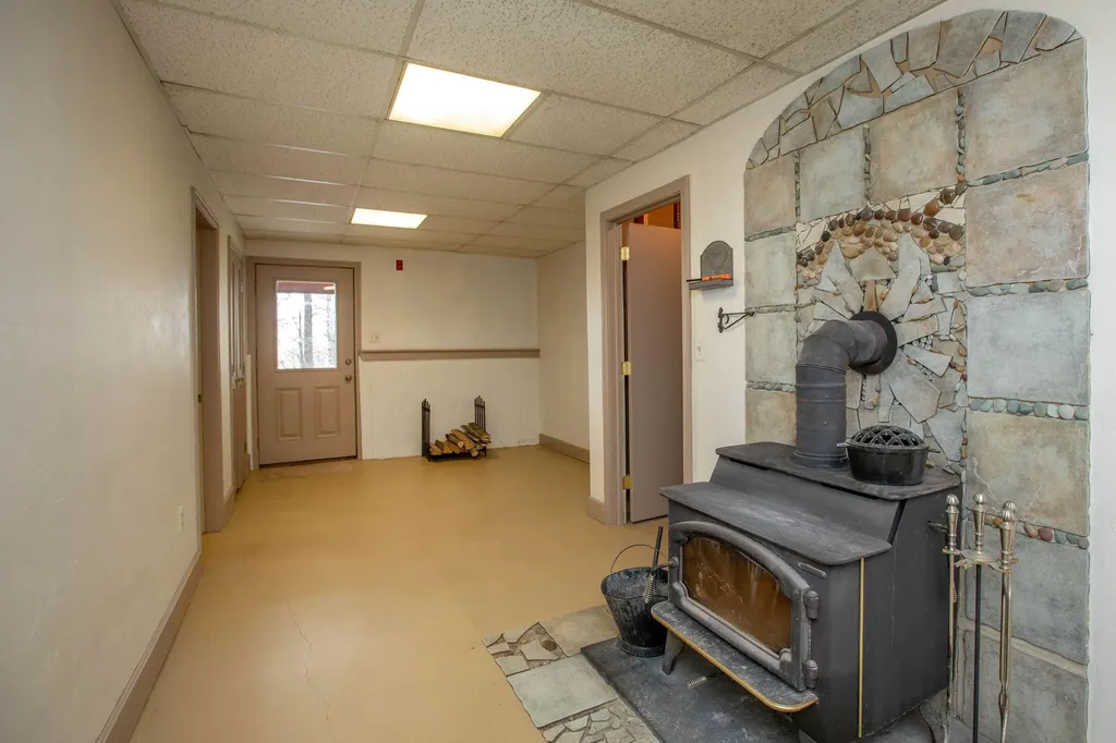 41 Hatch Road Auburn ME 04210