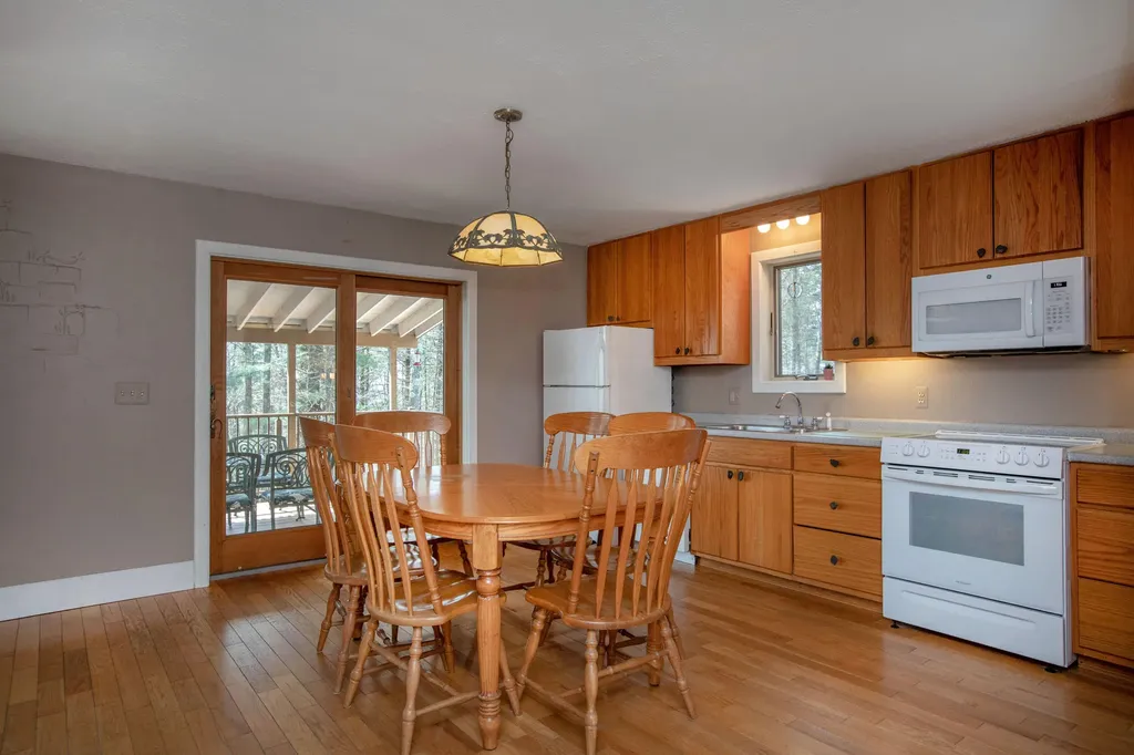 41 Hatch Road Auburn ME 04210