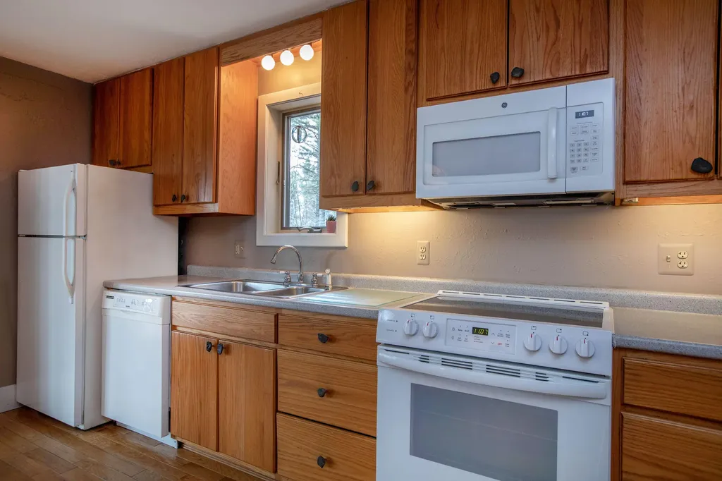 41 Hatch Road Auburn ME 04210