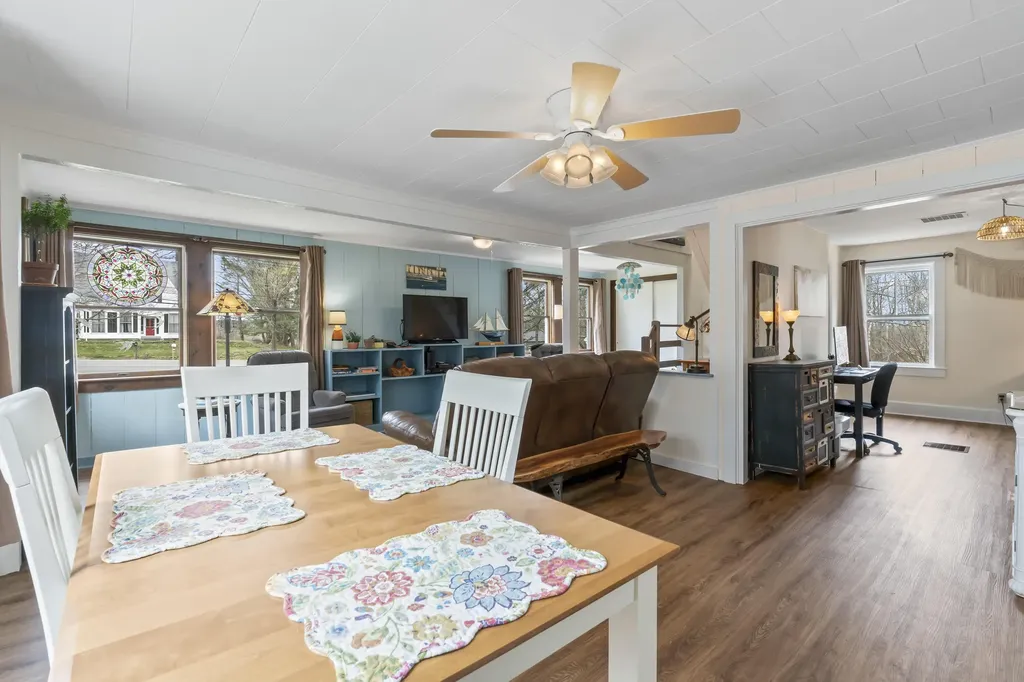 522 Friendship Road Waldoboro ME 04572