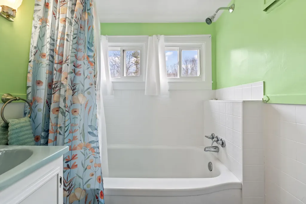 522 Friendship Road Waldoboro ME 04572