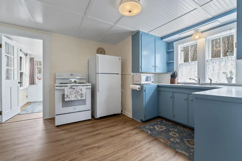 522 Friendship Road Waldoboro ME 04572