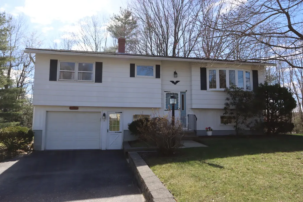 5 Mitchell Street Lewiston ME 04240