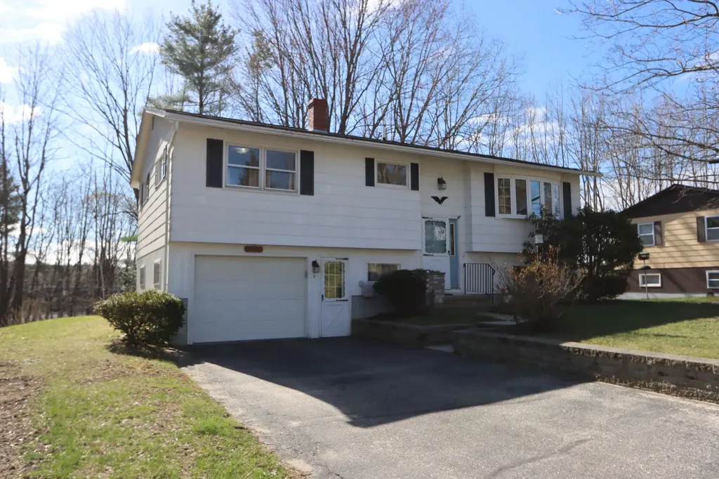 5 Mitchell Street Lewiston ME 04240