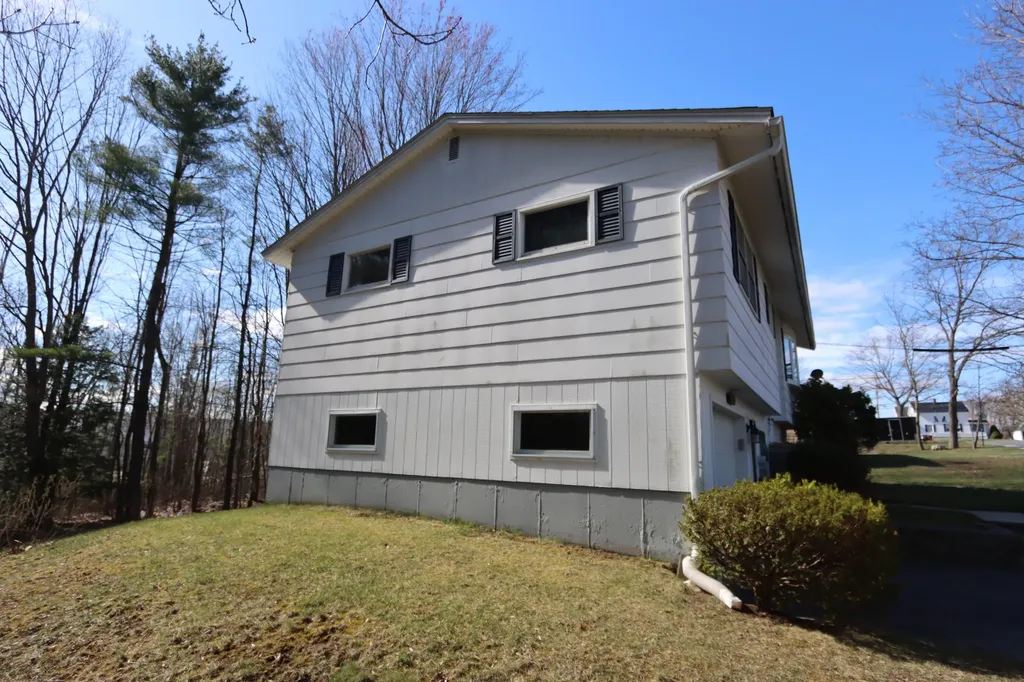5 Mitchell Street Lewiston ME 04240