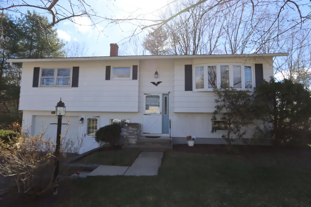 5 Mitchell Street Lewiston ME 04240